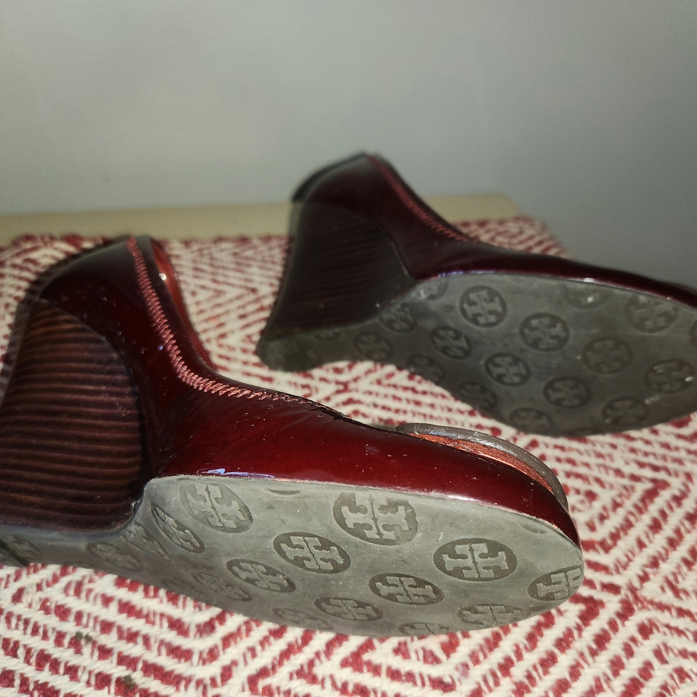 TORY BURCH Deep Red Heels - Picture 4 of 9